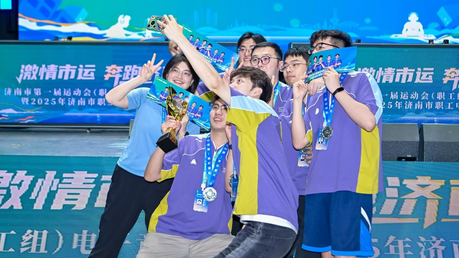 西蒙斯几度 西蒙斯几度