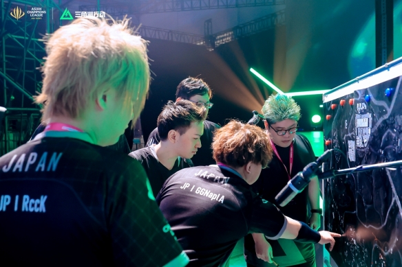 边后卫前提 边后卫前提