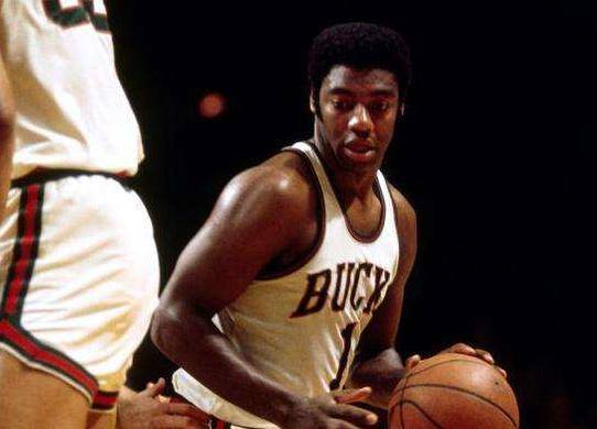 双方对抗激 双方对抗激